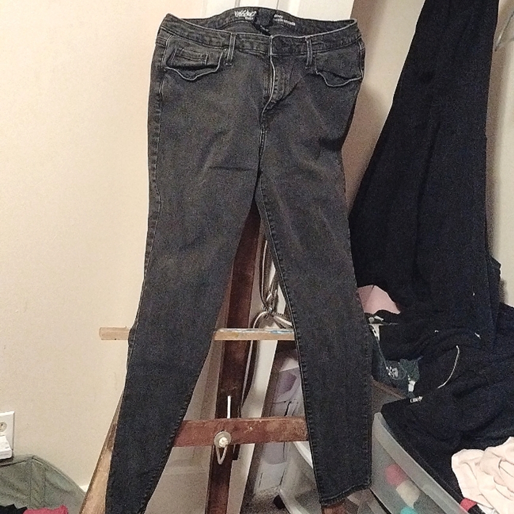 Black skinny jeans